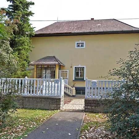 Ambrozia Apartment *